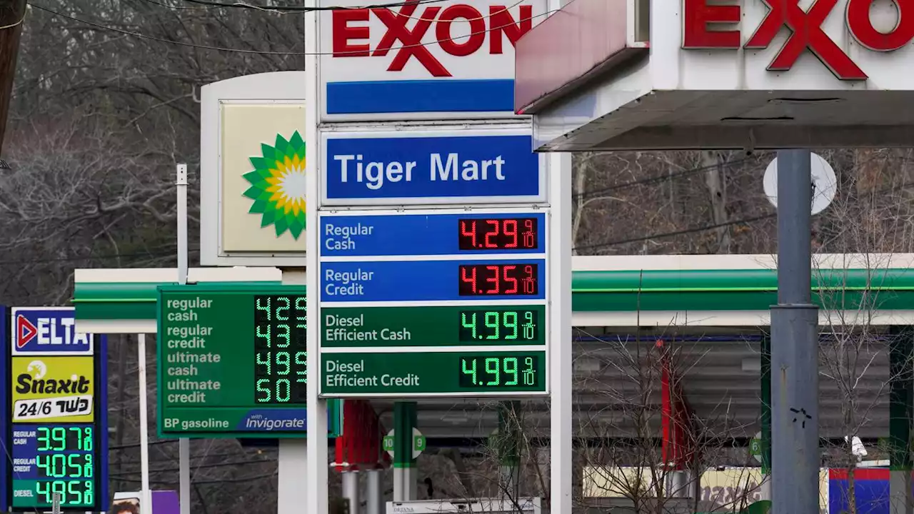 US gasoline prices rise again on talk of banning Russian oil