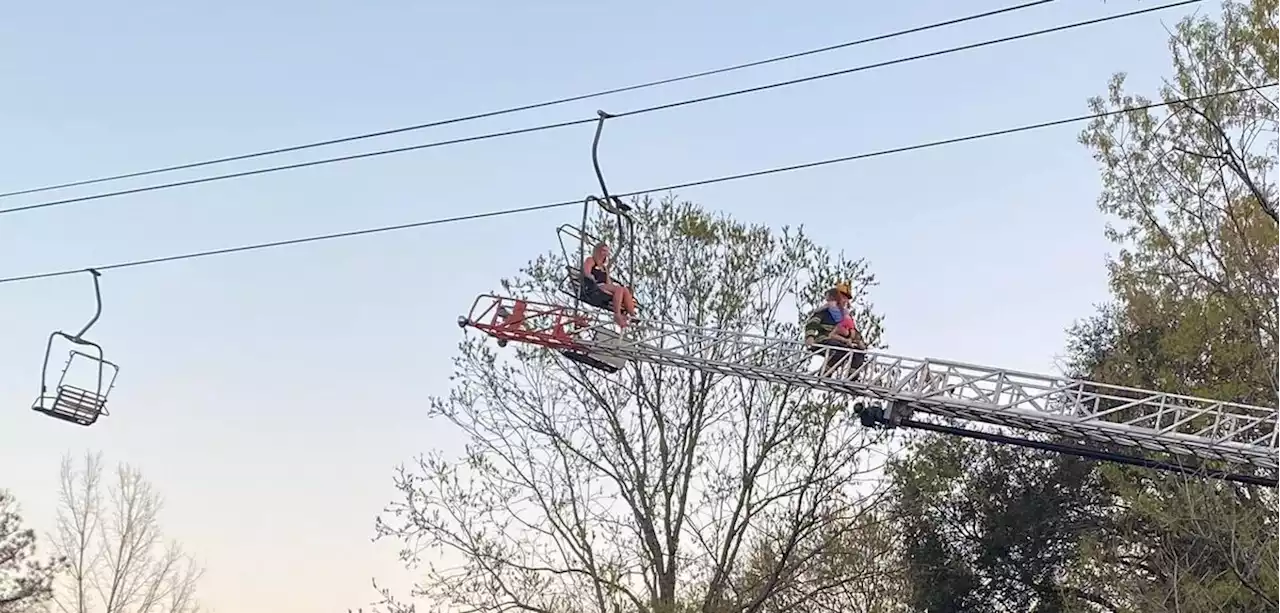 10 people rescued after getting stuck on Montgomery Zoo sky lift