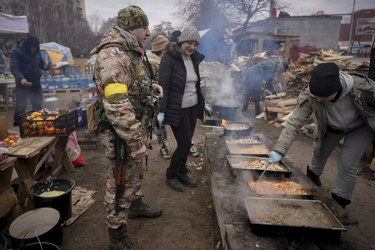 'Yes, we need hands': Kitchen pops up in Ukraine's capital