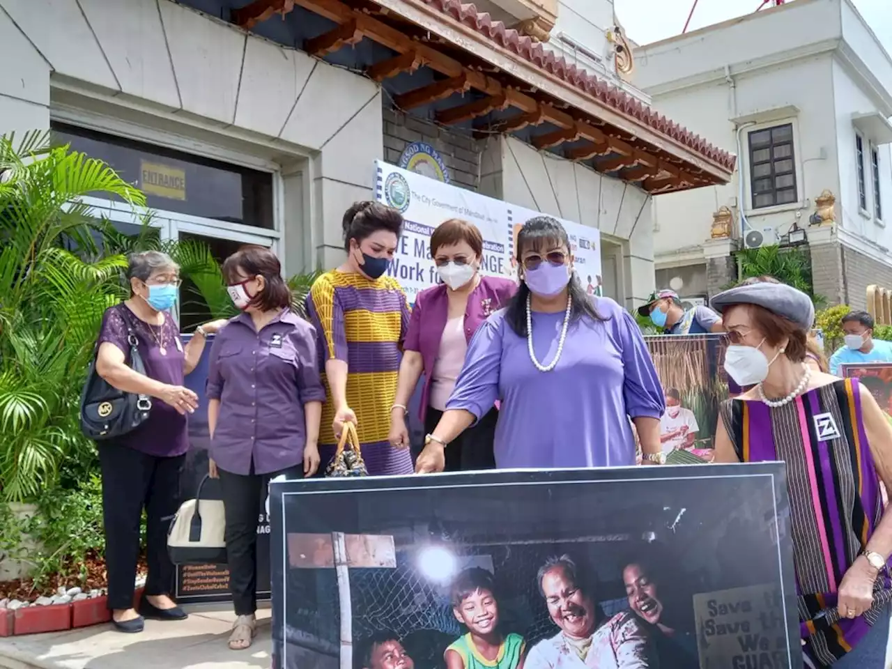 Zonta Club, Mandaue celebrate Int’l Women’s Day with photos of resilient women