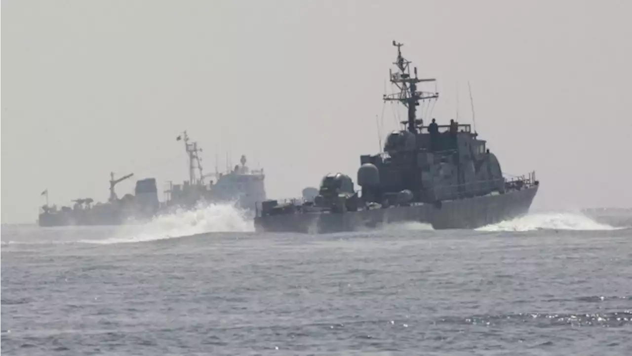 South Korea fires warning shots to repel North Korean patrol boat