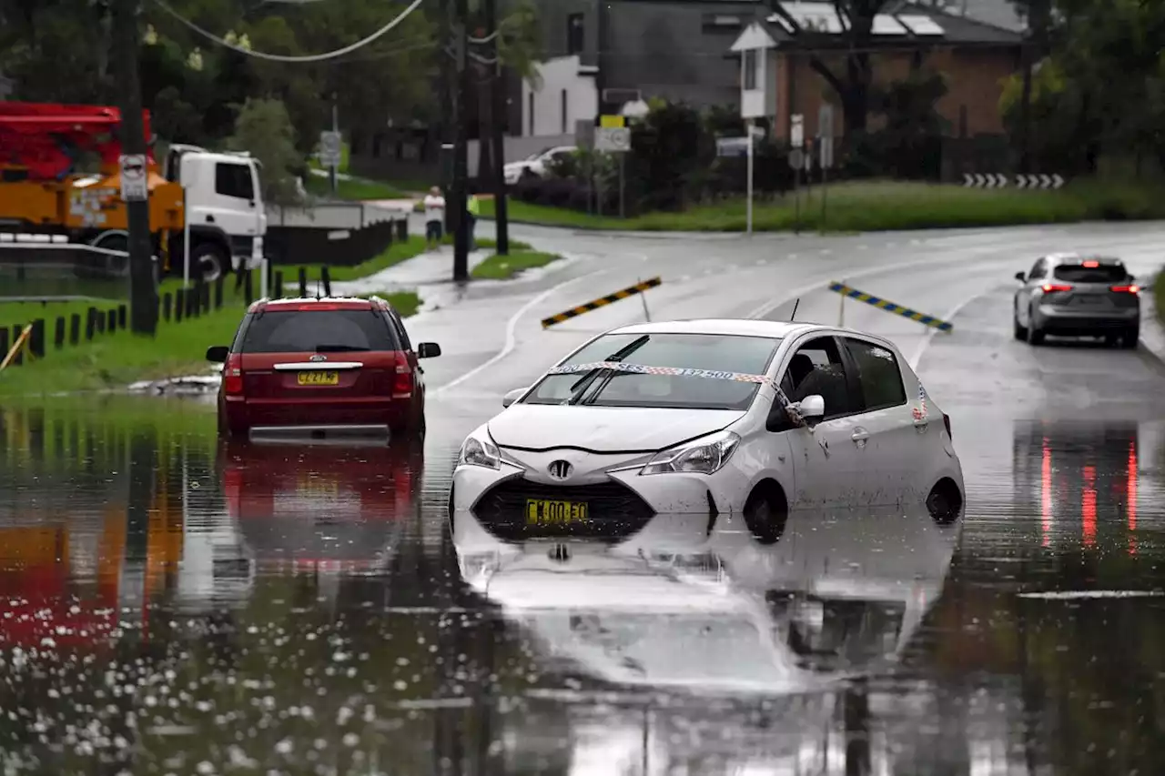 Sydney hit by torrential rains as flood warnings stretch across Australia’s east coast