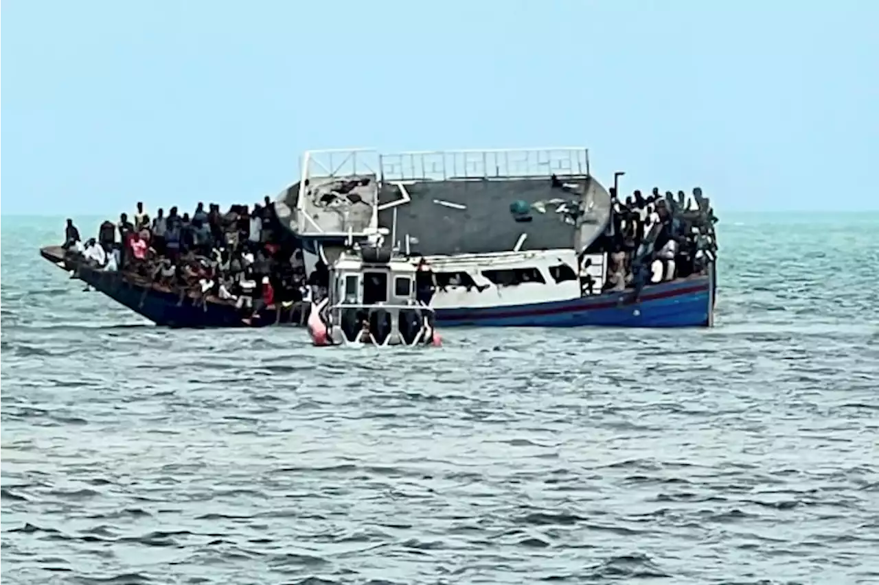 Boat carrying Haitian migrants grounds off the Florida Keys