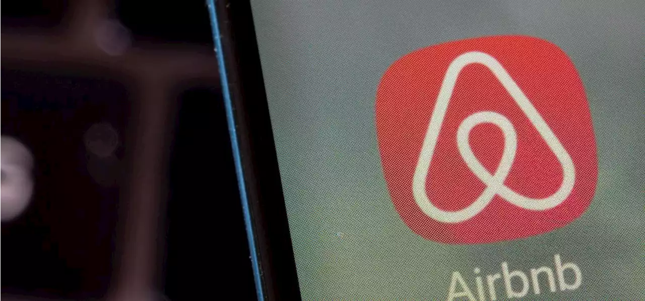 Airbnb, boom di prenotazioni in Ucraina: nessun turista ma donazioni per chi resta sotto le bombe