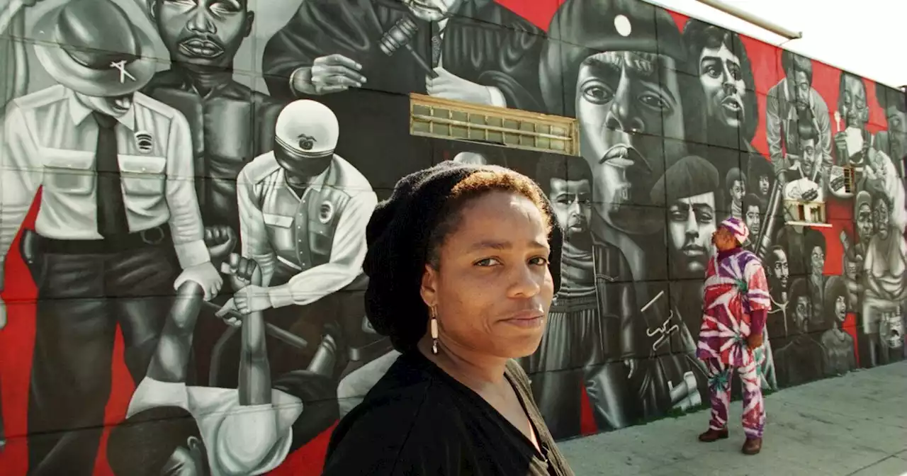 Muralist Noni Olabisi, whose art galvanized South Los Angeles communities, dies at 67