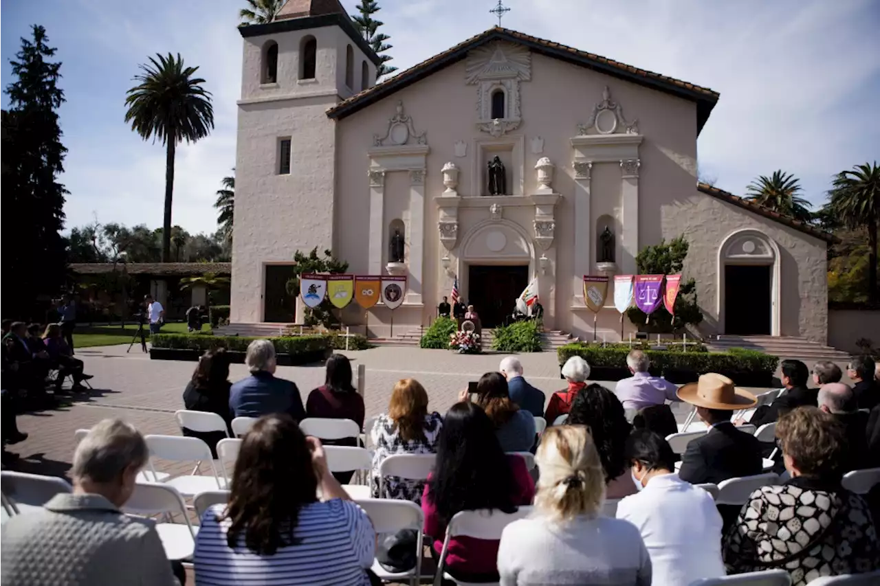 Students sue Santa Clara University over COVID-19 vaccine booster mandate