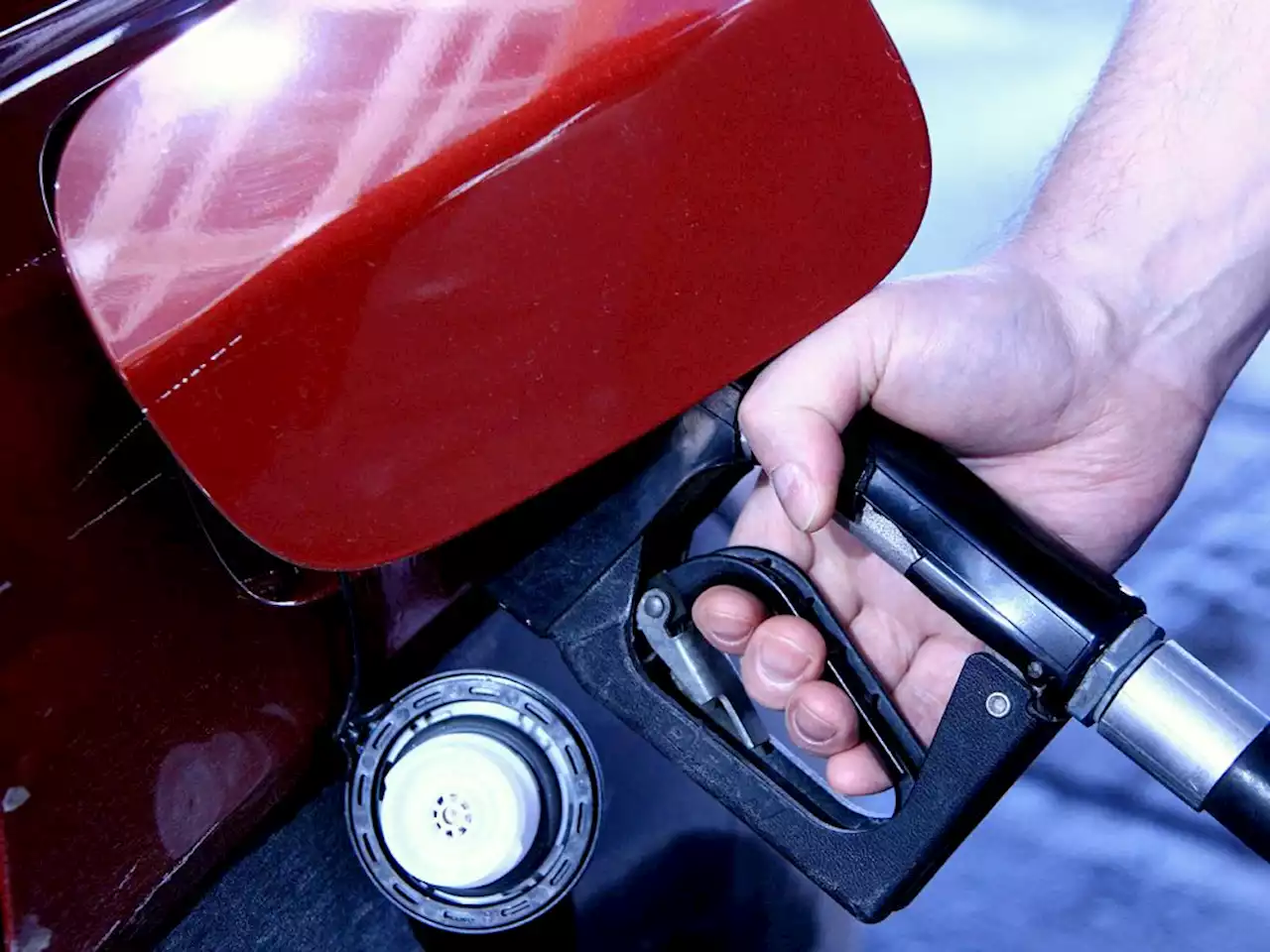 Alberta to reduce gas tax, offering $150 rebate on electricity bills