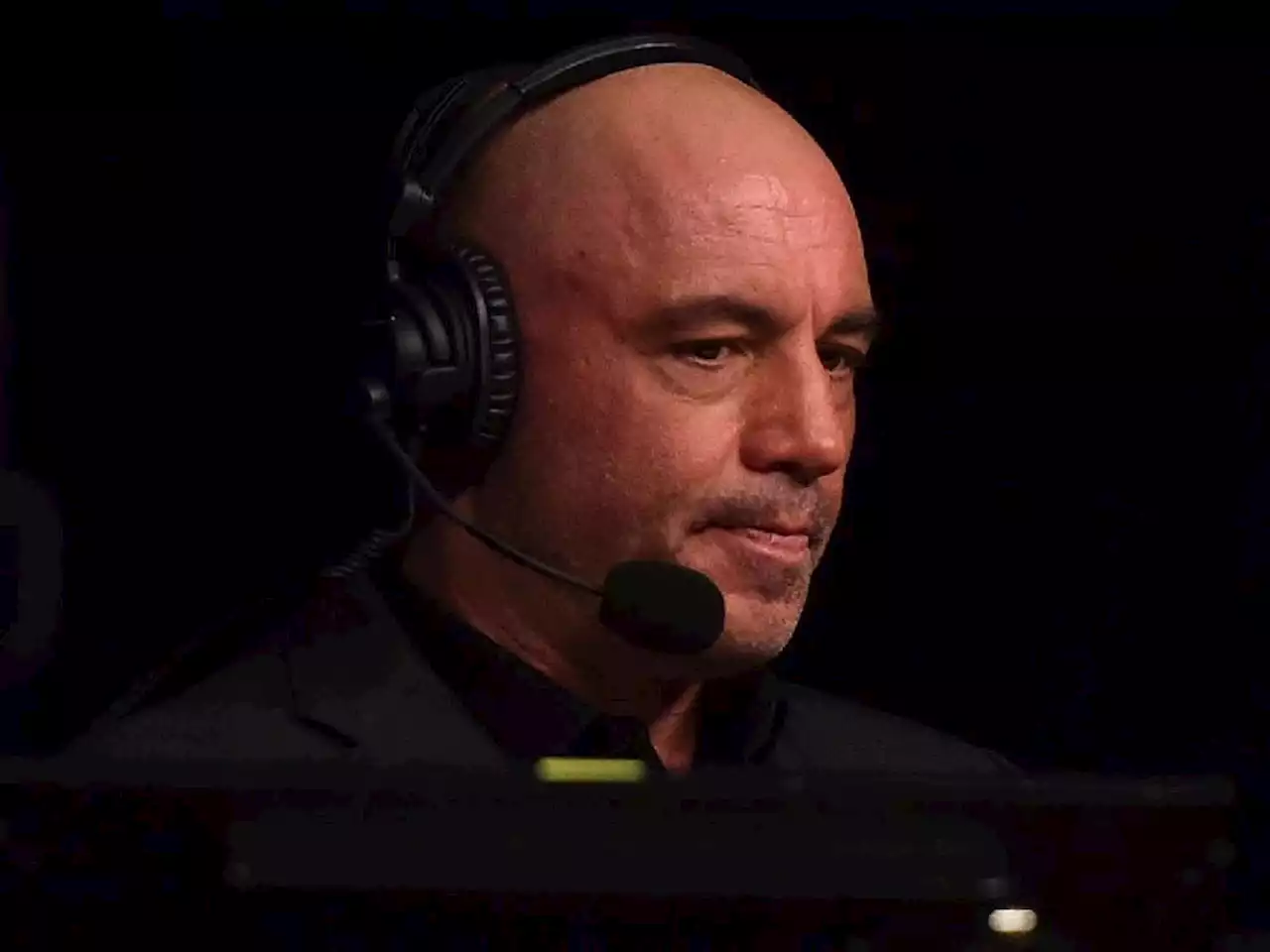 Joe Rogan says UFC fighter should've beat alleged child molester to death instead of shooting him