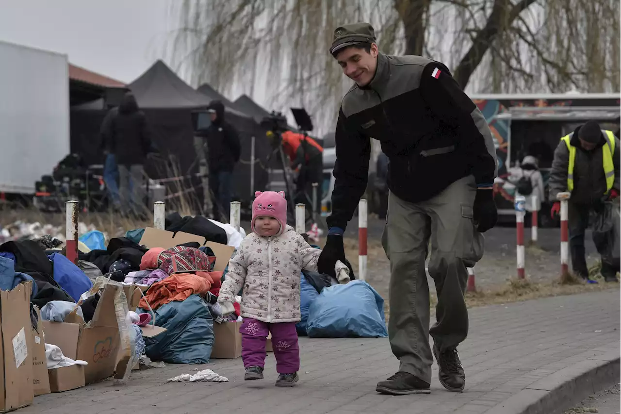 U.N. refugee agency focuses on fleeing Ukrainian kids as exodus continues