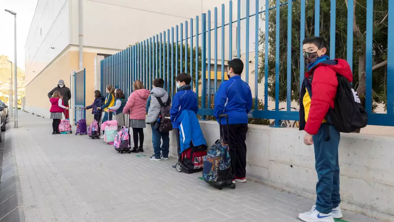 Las mascarillas en los colegios podrían no ser efectivas según un estudio