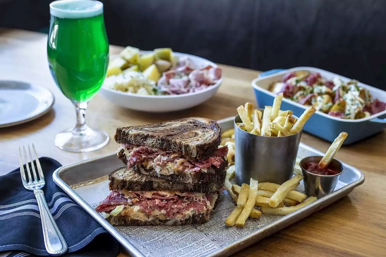 20 St. Patrick’s Day specials at Chicago-area restaurants, bars primed for Irish revelry