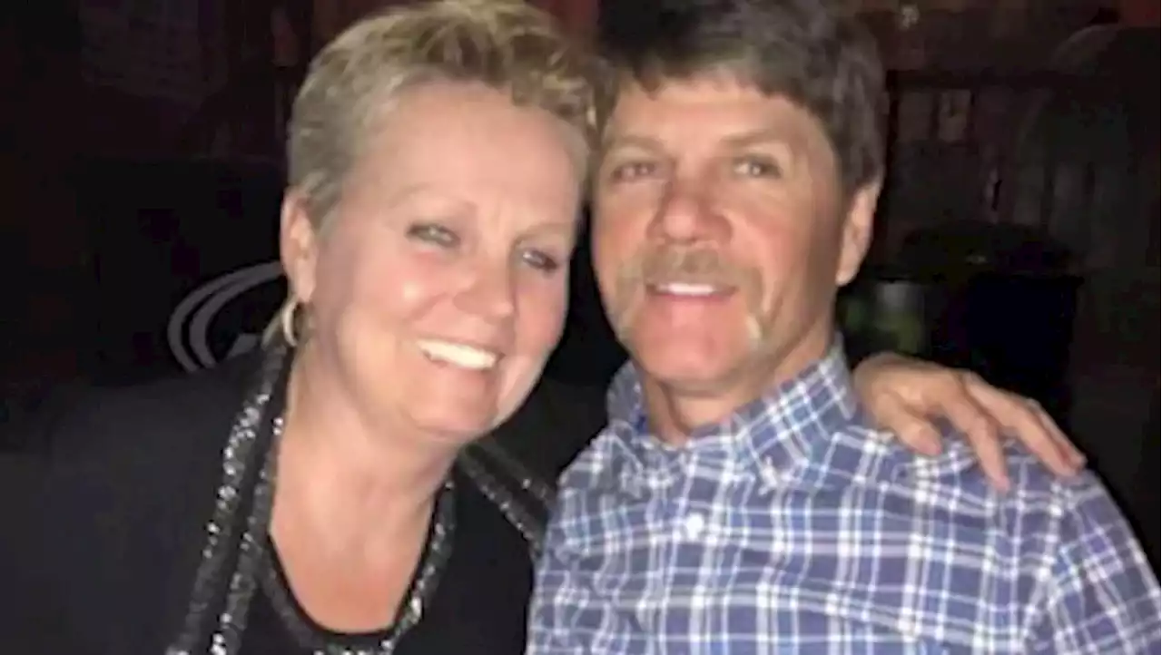 Man dies shielding wife in bathtub during Iowa tornado