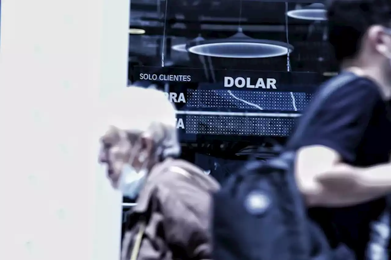 Dólar hoy: sube el blue, pero rebotan bonos y acciones