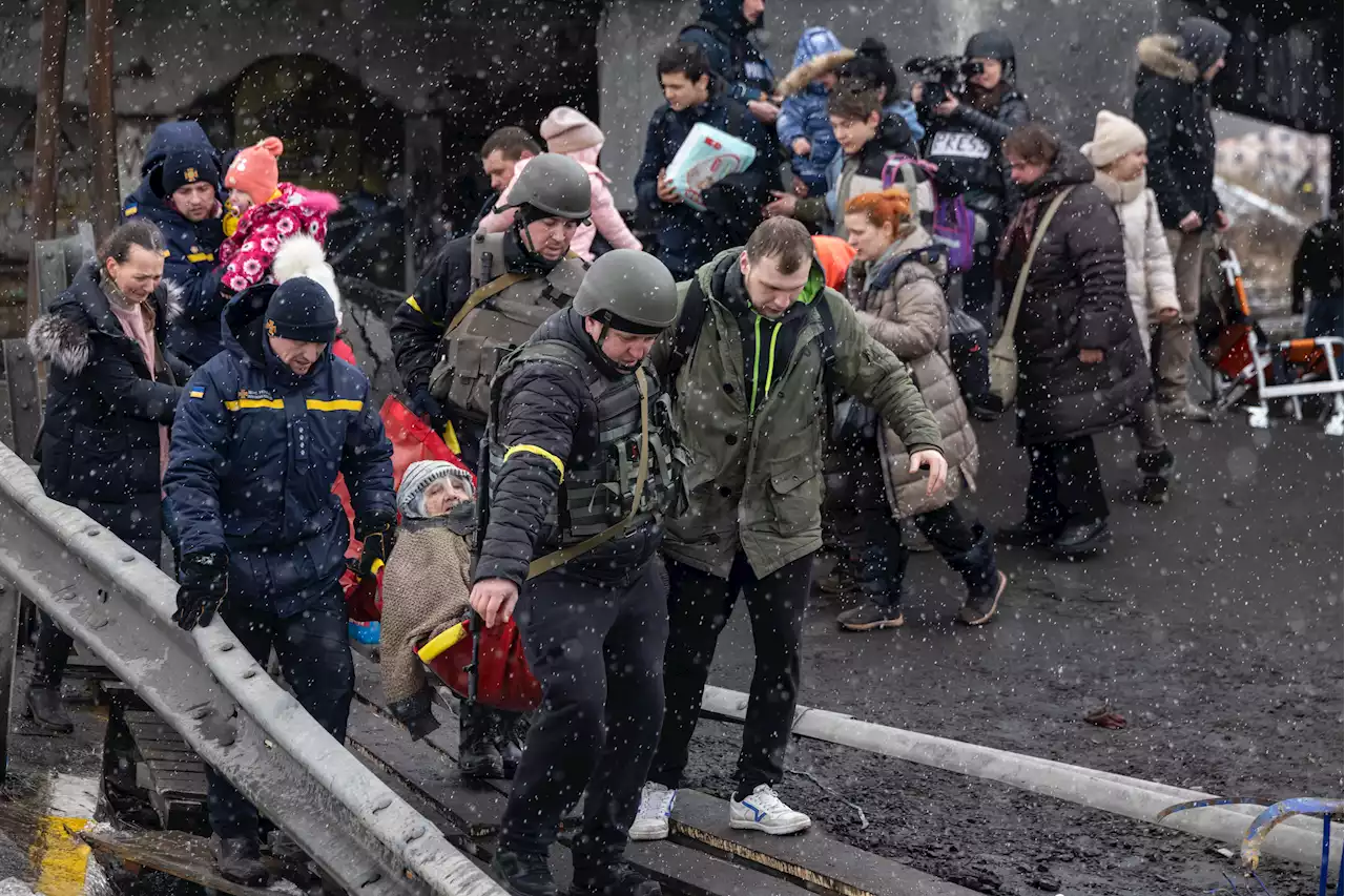 Russian forces open fire on Ukraine civilians being evacuated