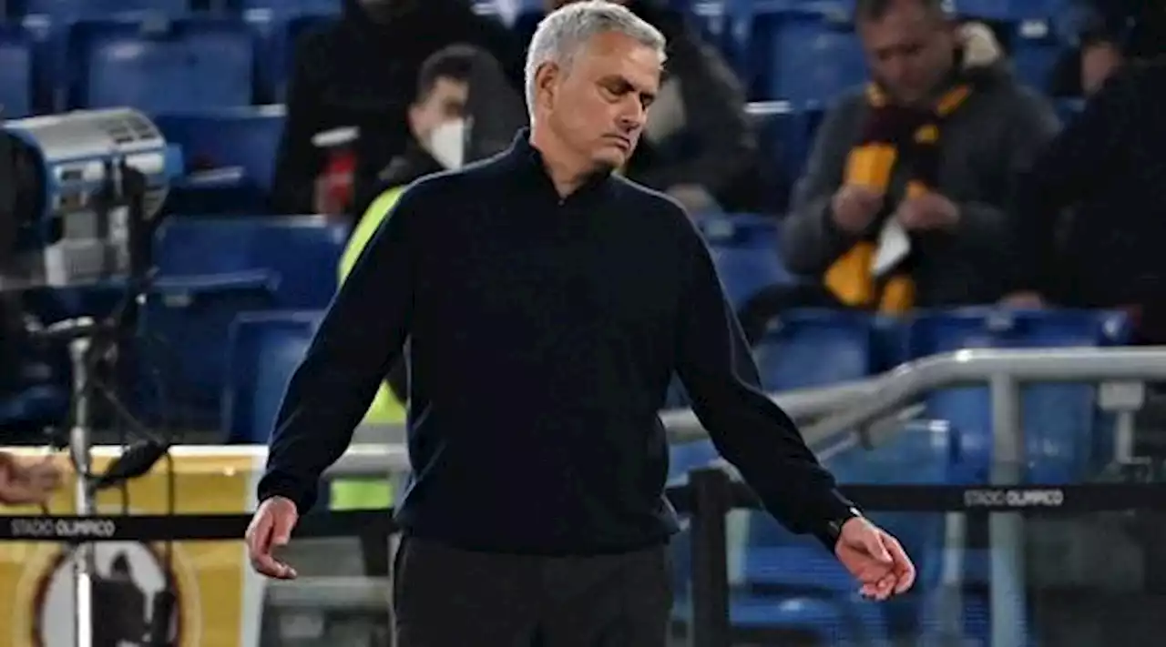 Mourinho: ''Roma al completo, ma campo non di calcio'' - Rai Sport