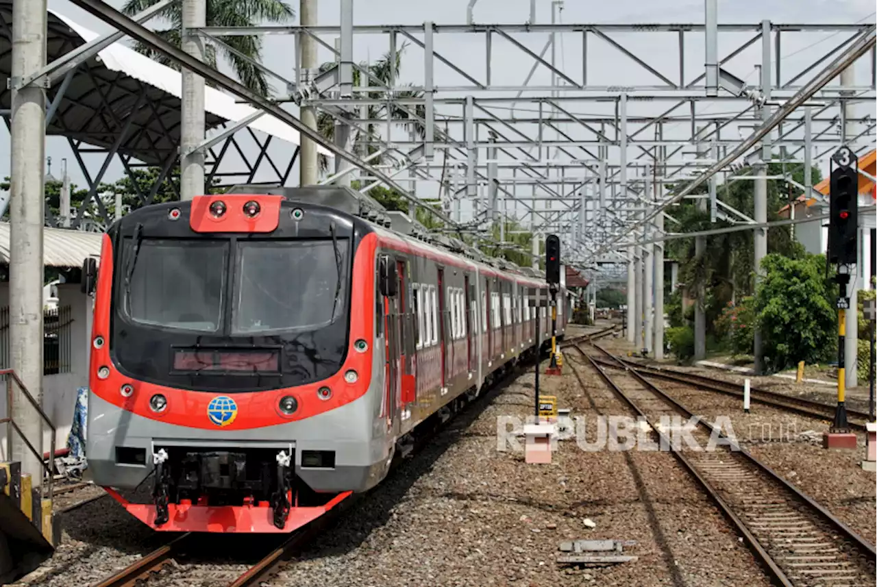 Penumpang KRL Yogya-Solo Bisa Duduk Tanpa Jarak |Republika Online