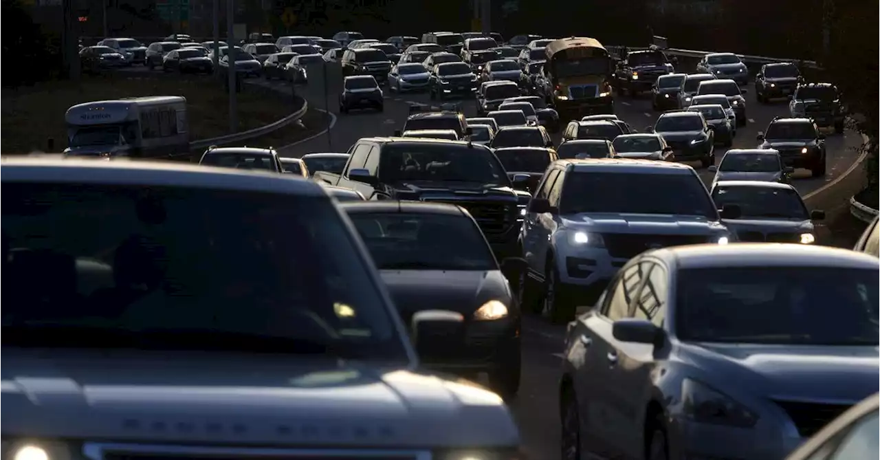 22 U.S. states back stringent EPA vehicle emissions rules