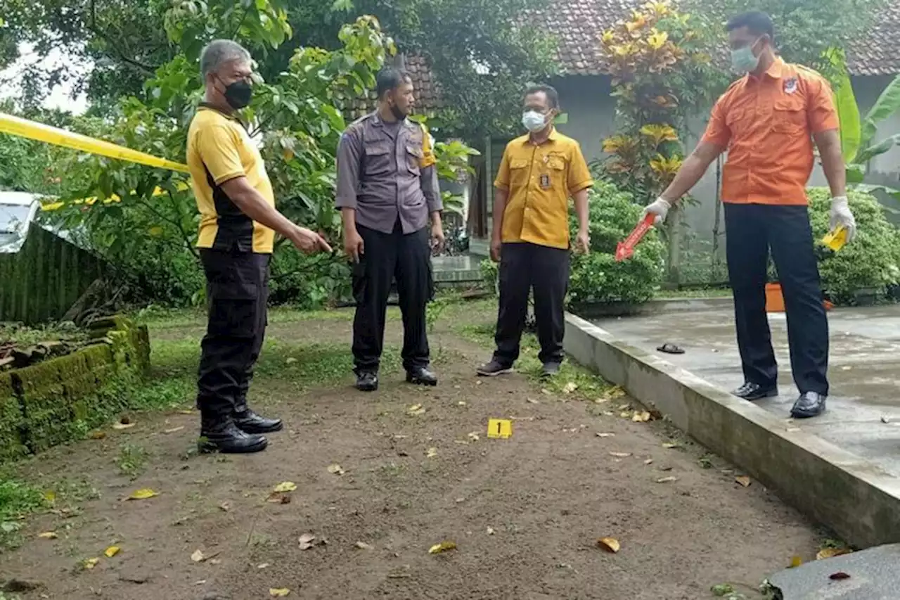 Tukang azan mengamuk, bunuh ibu, ayah dan adik