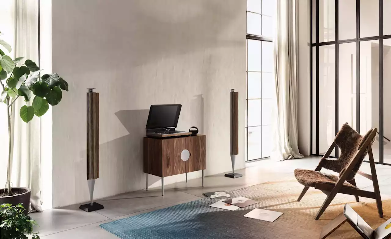 Beosystem 72-22 music system pays homage to best of Bang & Olufsen