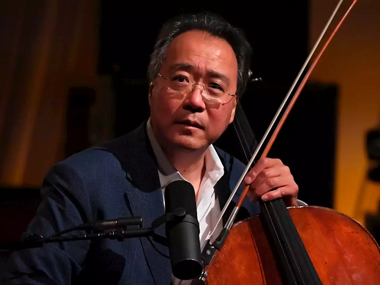 Yo-Yo Ma performs a musical protest outside the Russian Embassy