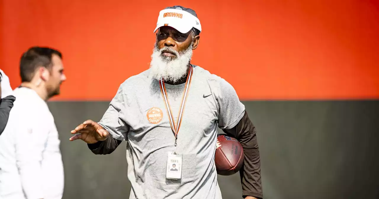 Running it back: RBs coach Stump Mitchell returns to Browns after taking time off for health