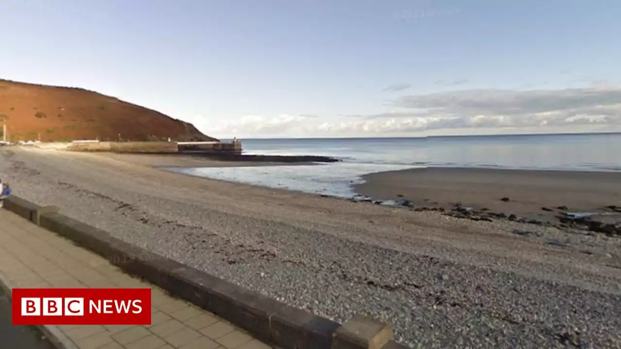 Covid: Isle of Man sea swimmer did not break laws on gathering