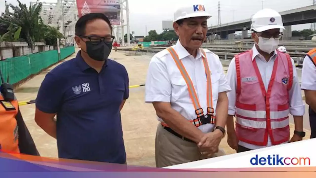 Luhut Bilang RI Paling Lambat Menaikkan Pertamax