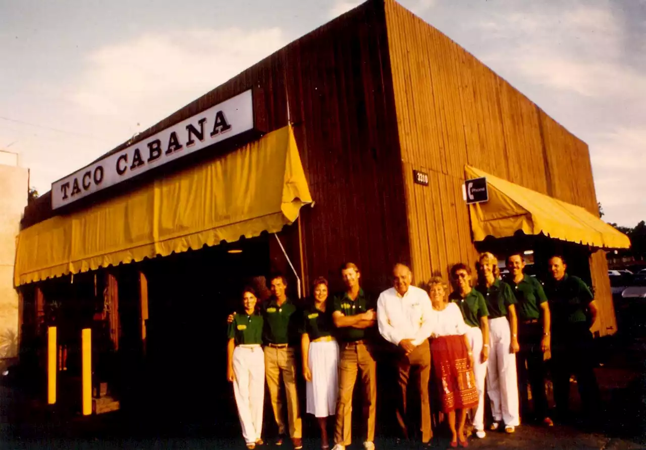 Vintage photos show what San Antonio’s first Taco Cabana looked like in 1978