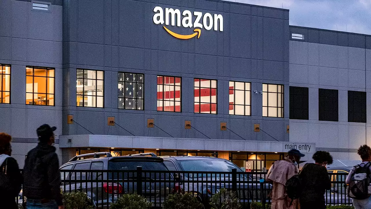 Amazon staff reject union in Alabama, lean toward it in NYC