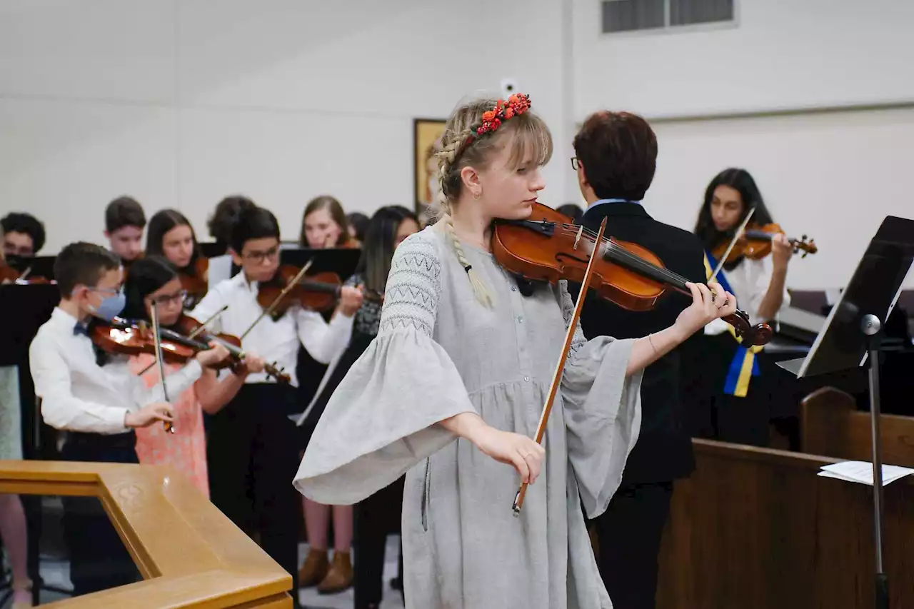 Youths’ recital benefiting Ukraine draws emotional response