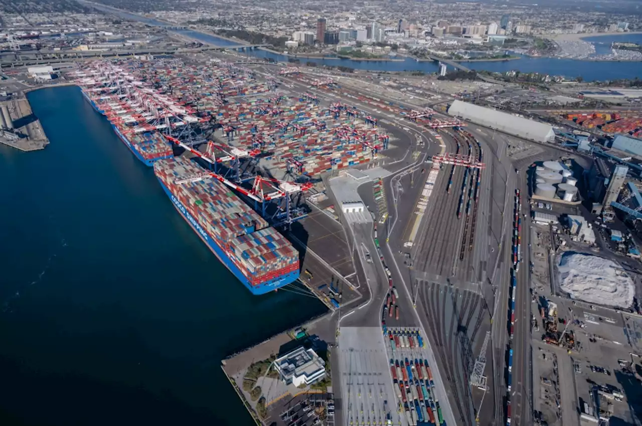 LA, Long Beach ports delay cargo fee again