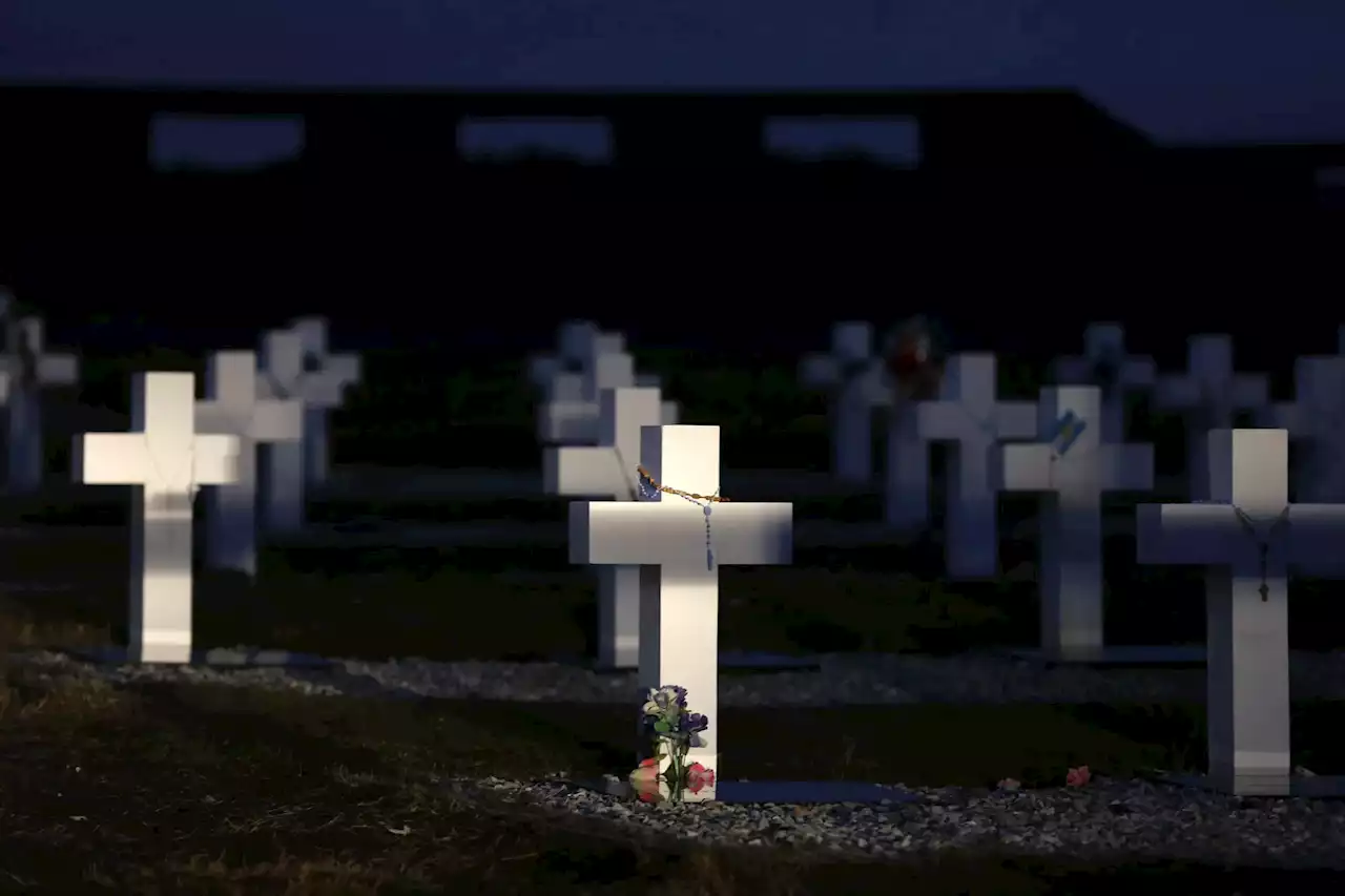 Malvinas hoy: el grito silencioso de las cruces blancas de Darwin que quiebra a todos