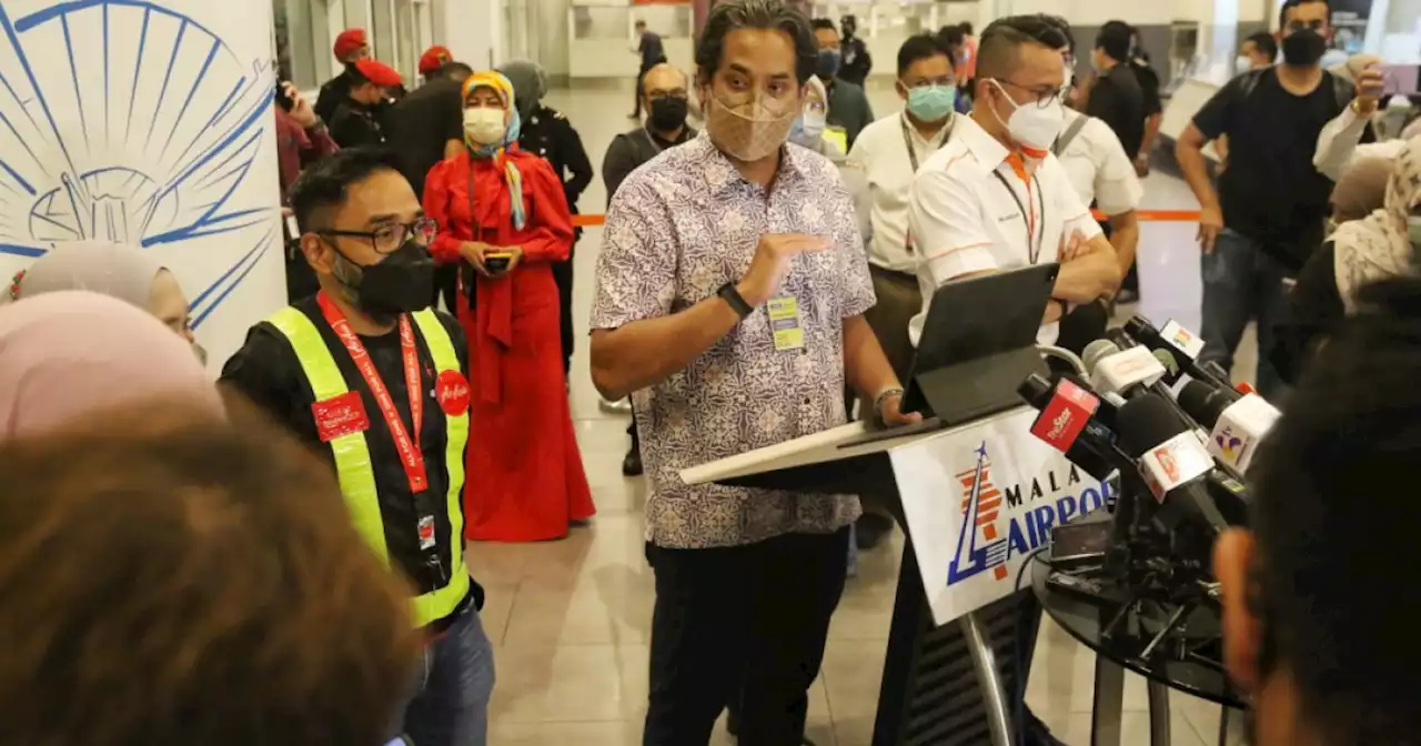 Khairy: Airlines need to ensure passengers download MySejahtera, obtain traveller card | Malay Mail