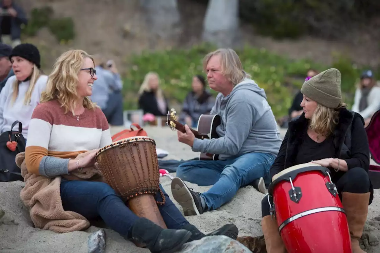 Drum circle on the beach honors Taylor Hawkins, Foo Fighters drummer and SoCal native