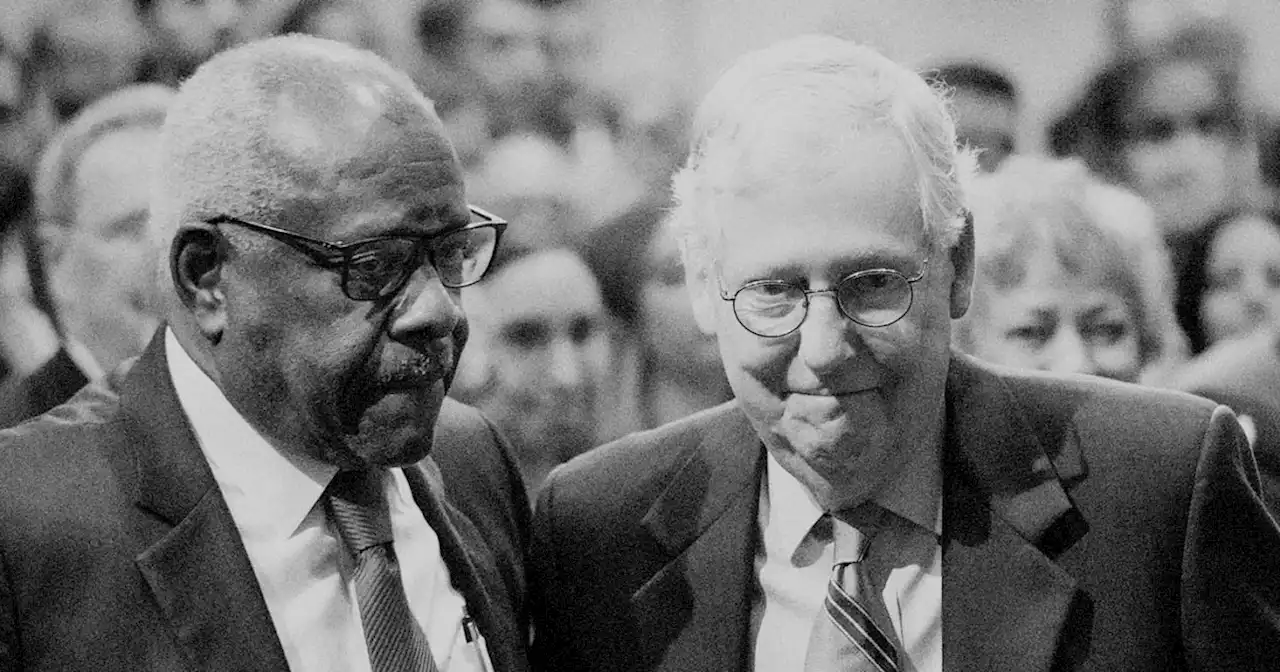 The problem(s) with Mitch McConnell’s defense of Clarence Thomas