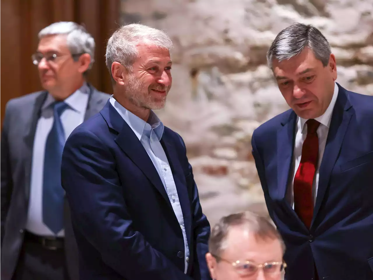 ‘Under the Counter Diplomacy': Why Sanctioned Oligarch Roman Abramovich Is Brokering Peace in Ukraine