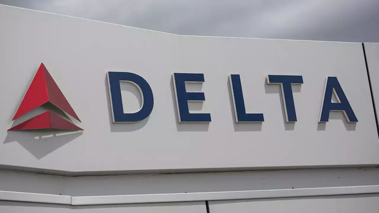 Delta Pilots Safely Land Jet After Cockpit Windshield Shatters En Route to DC