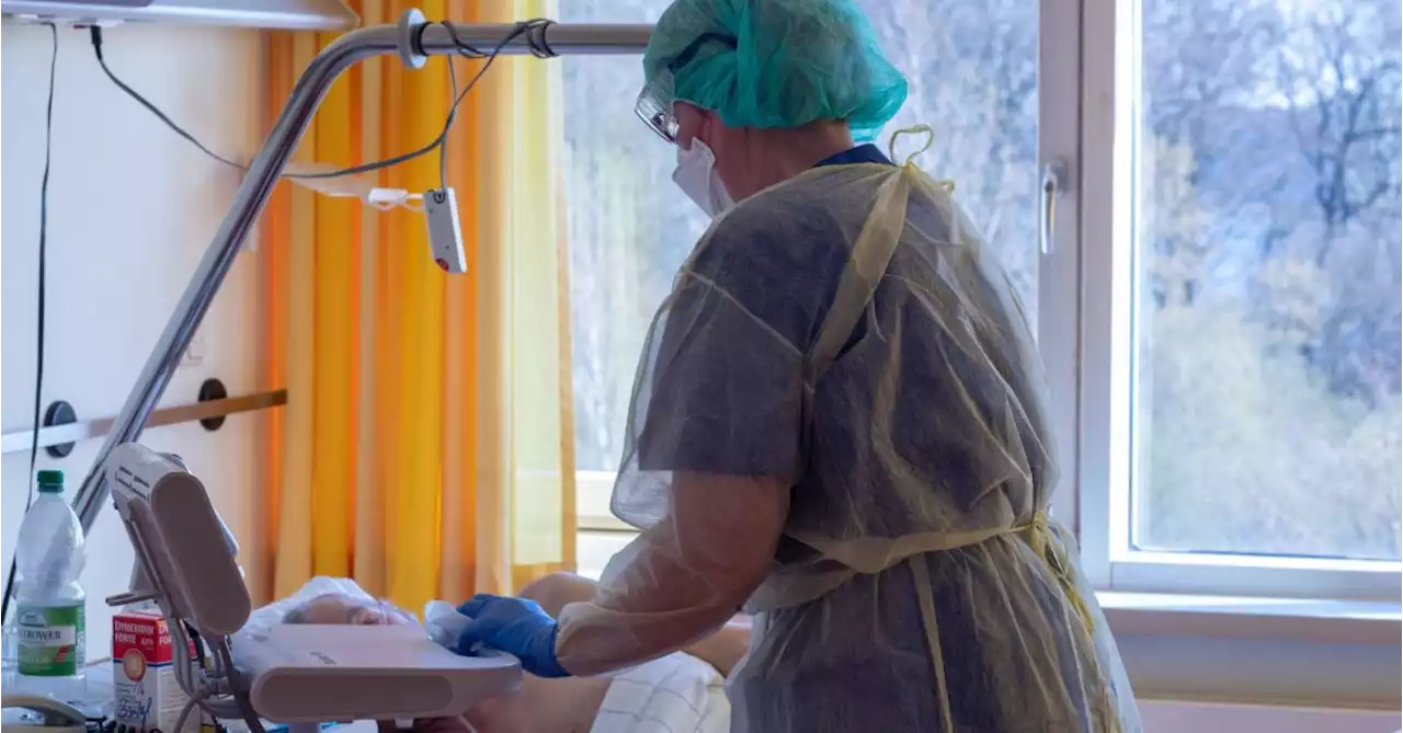 COVID: Nurses, doctors call for re-introduction of measures 'as a matter of urgency' | Newstalk