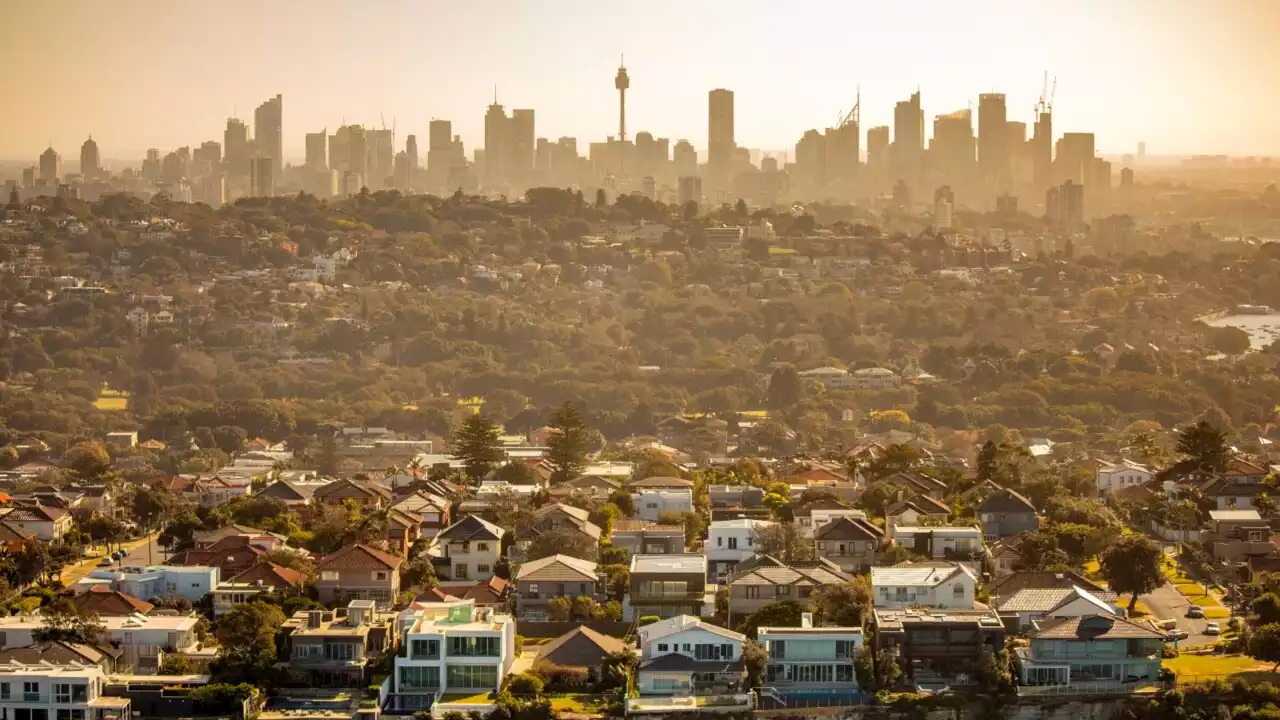 House prices drop in Sydney and Melbourne