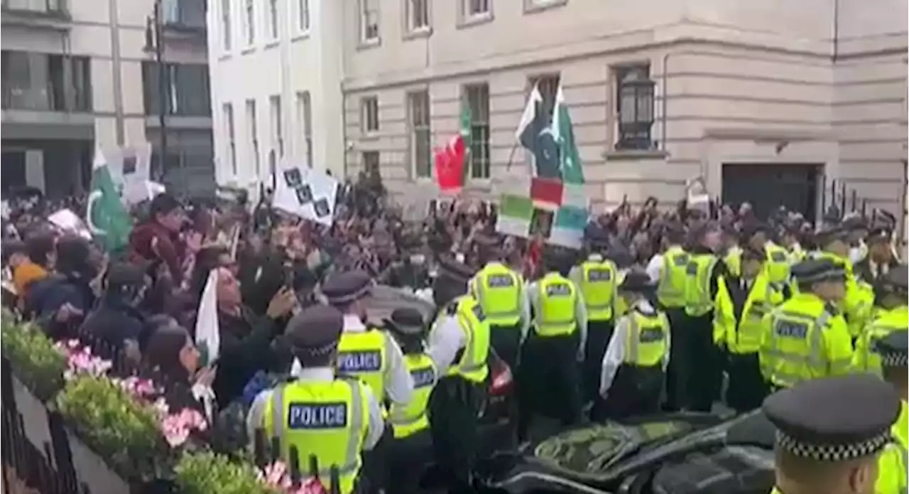 PTI, PML-N supporters stage demos in London
