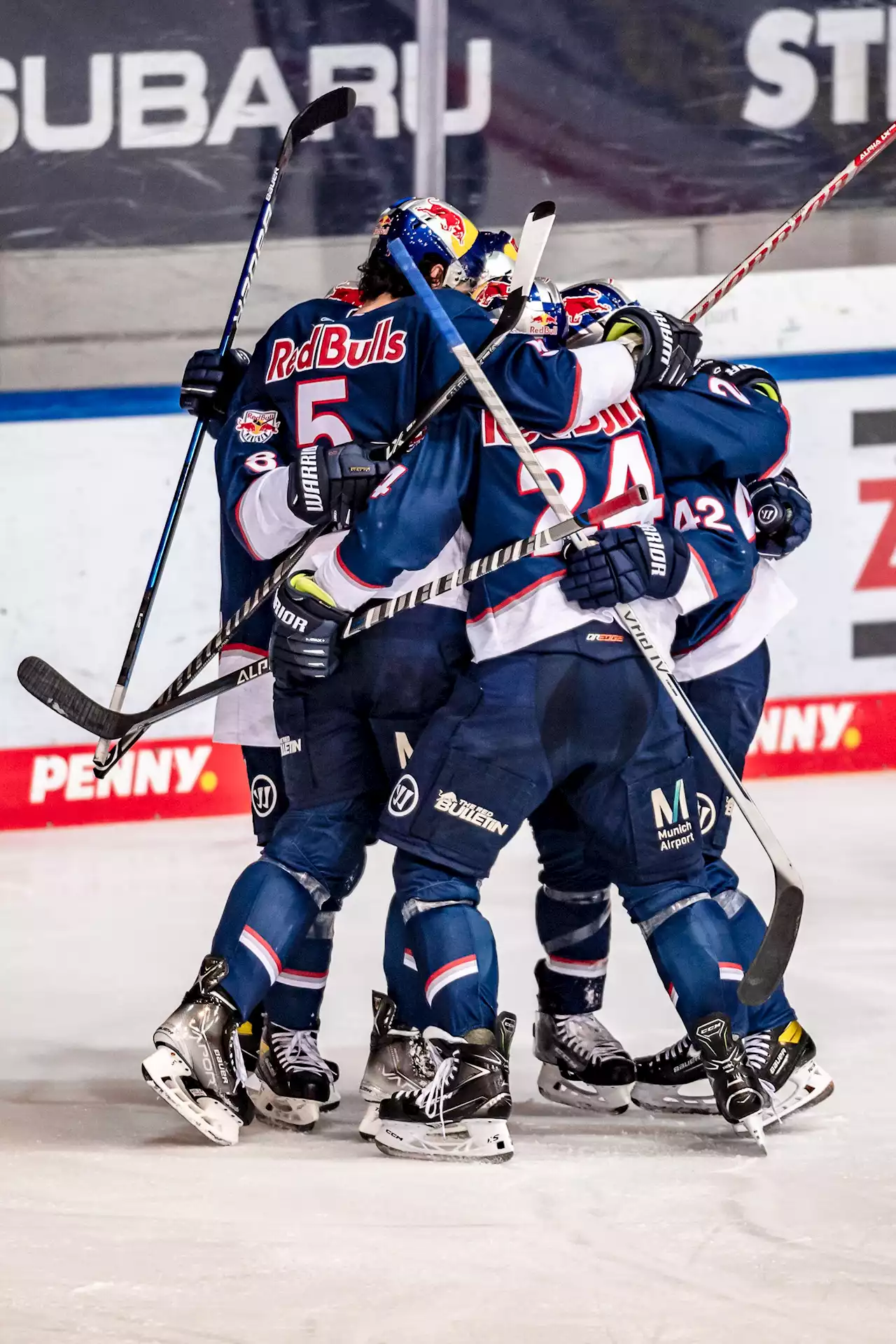 DEL: EHC München startet mit erkämpften Sieg in die Playoffs