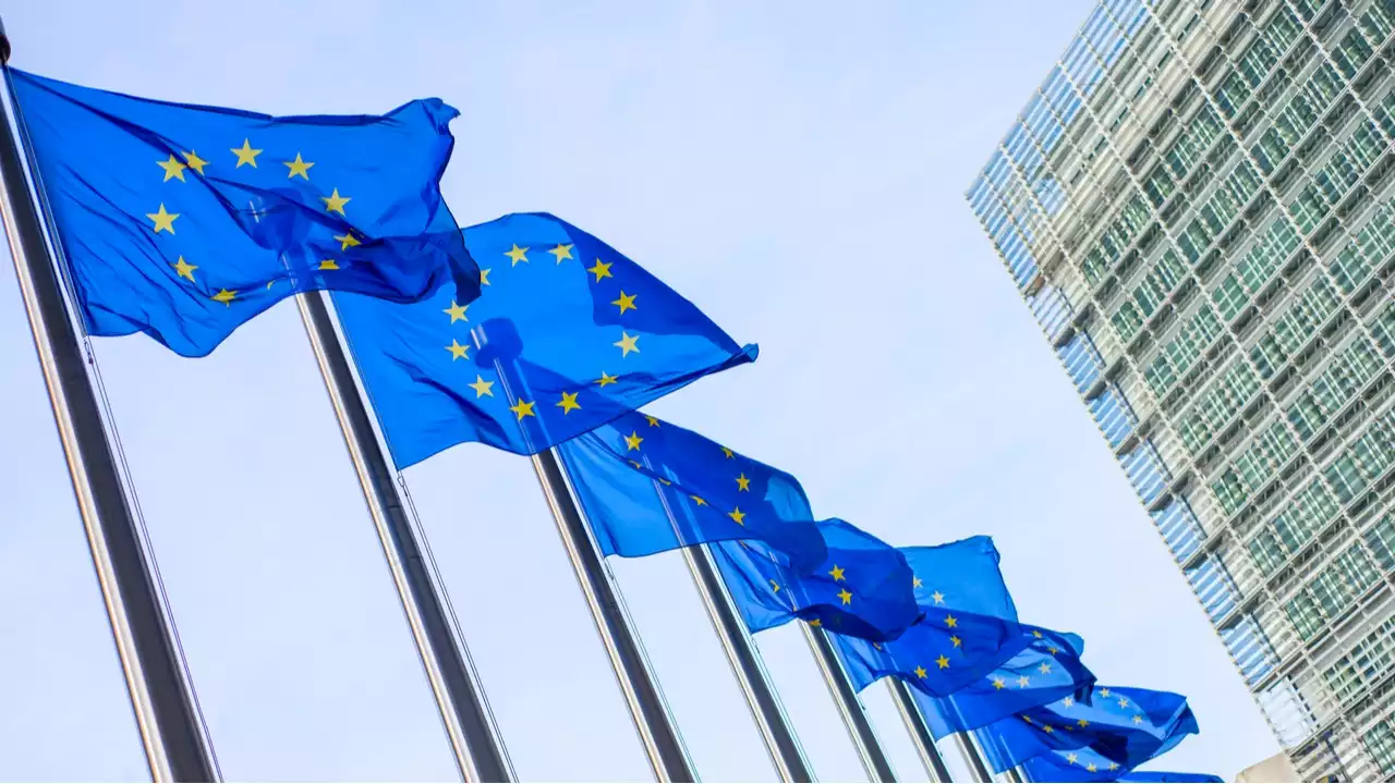 EU Bans High-Value Crypto Services to Russia in New Round of Sanctions – Bitcoin News