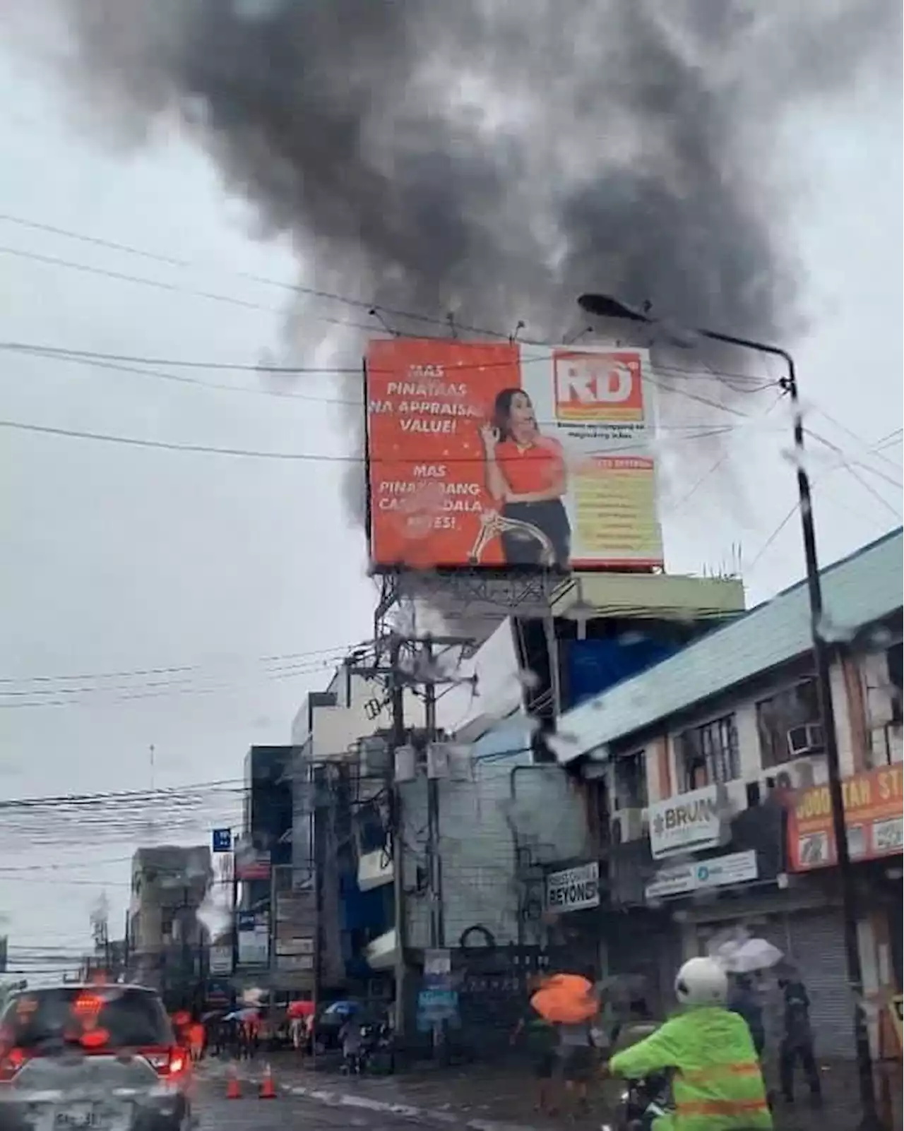 Grounded wires pose a challenge to firemen responding to Tipolo fire