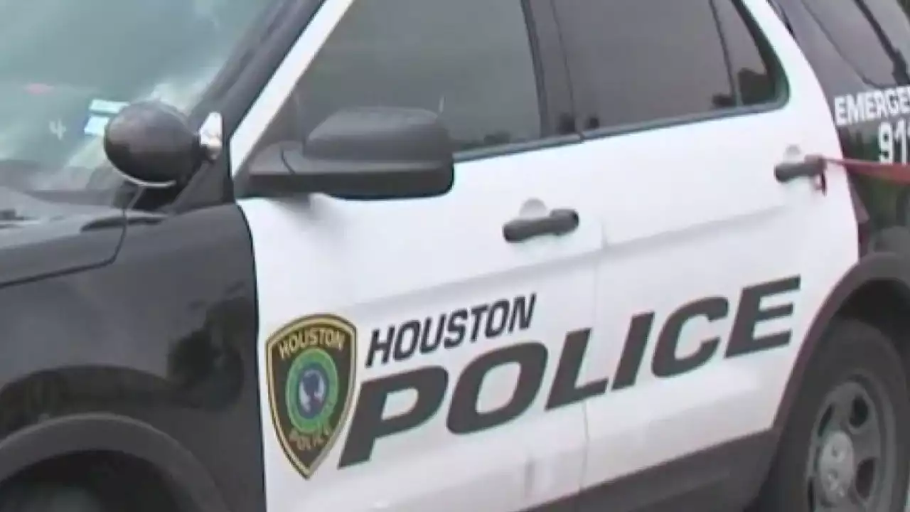 Suspect hospitalized following shooting with Houston police in Acres Homes