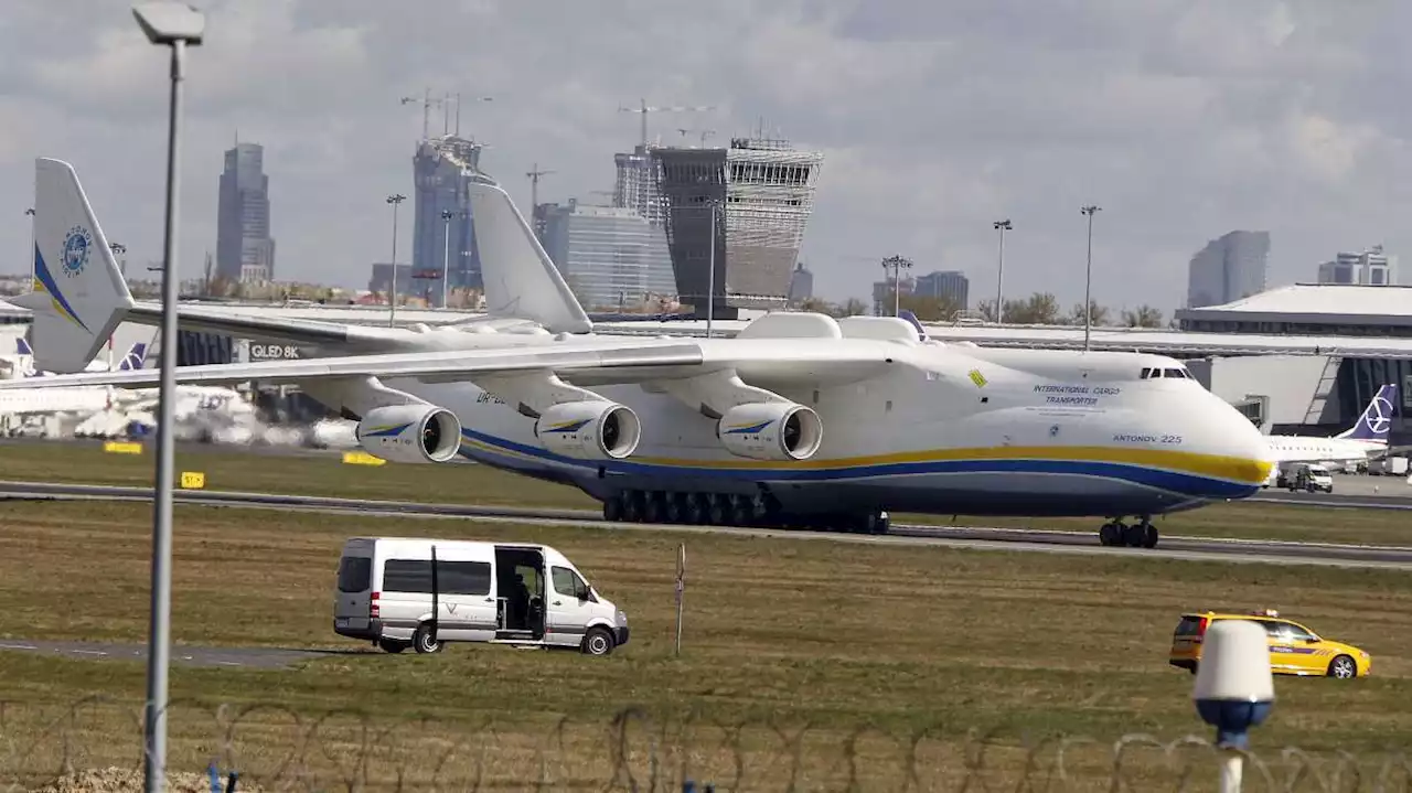 Air traffic controllers' protest delays flights in Warsaw