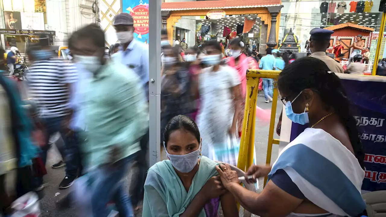 India, con tercera dosis para los que puedan pagar | Hasta ahora, en esa nación asiática sólo podían recibir la vacuna de refuerzo el personal de salud y os mayores de 60