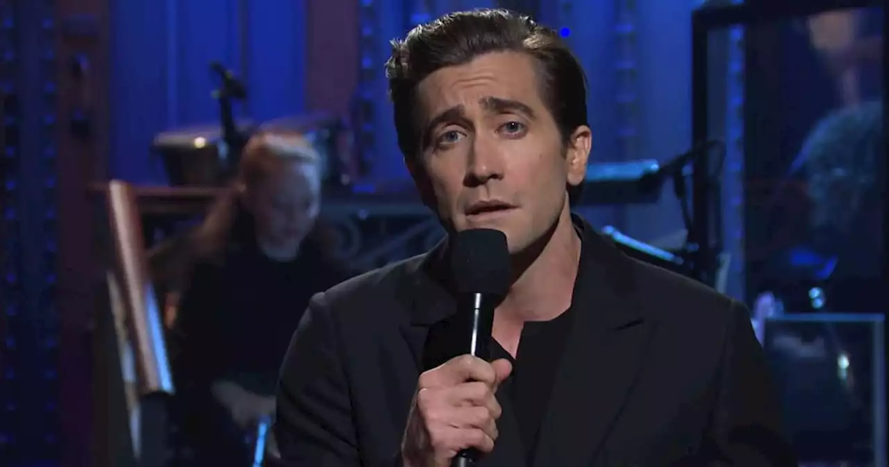 Sing It! Jake Gyllenhaal Belts Celine Dion Song During 'SNL' Return: Watch