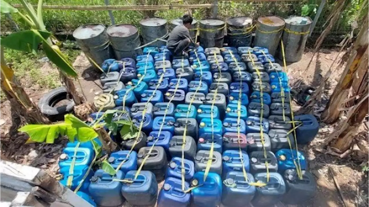 Polisi Ungkap Penimbunan Solar Subsidi 6,2 Ton, 3 Orang Ditangkap