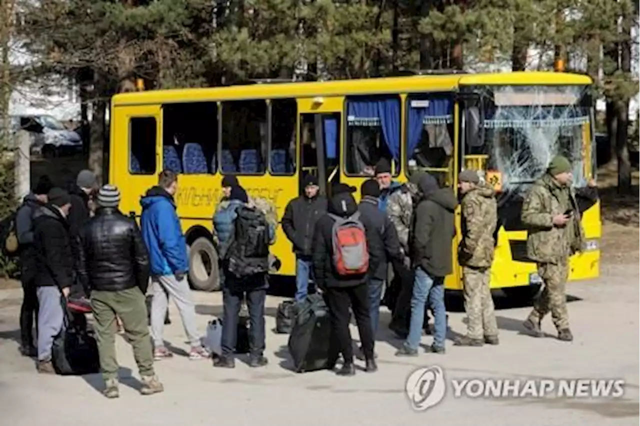 [우크라 침공] 한국인 의용군 3명과 키이우로 떠난 미국 음모론자 | 연합뉴스