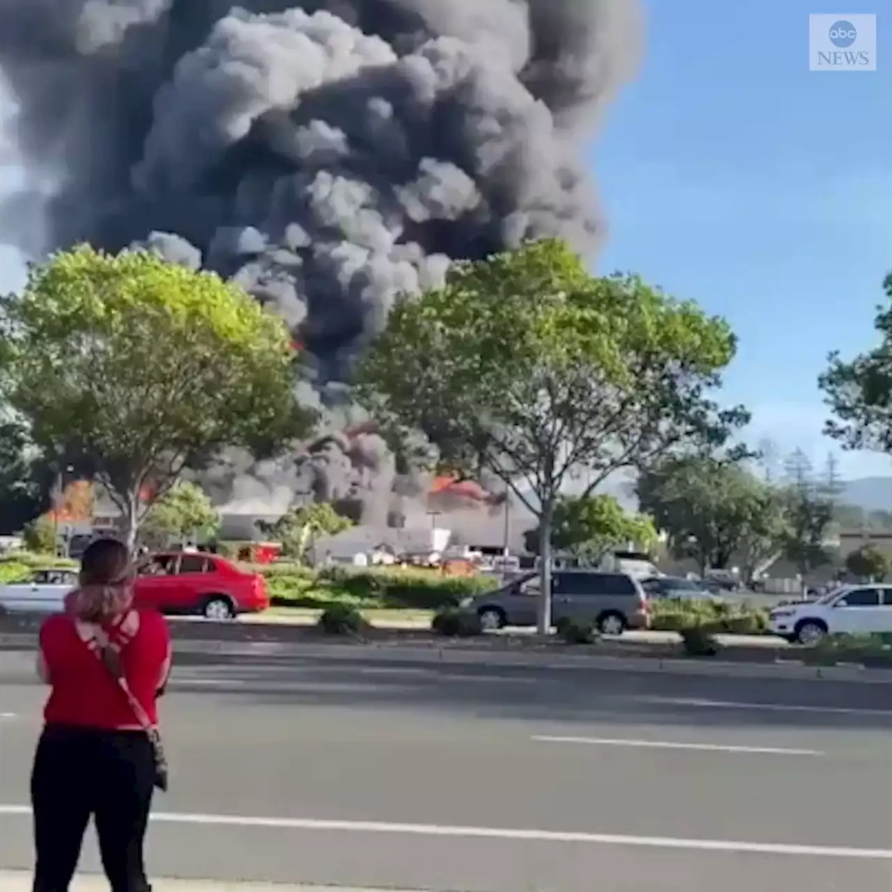 Fire destroys Northern California Home Depot store